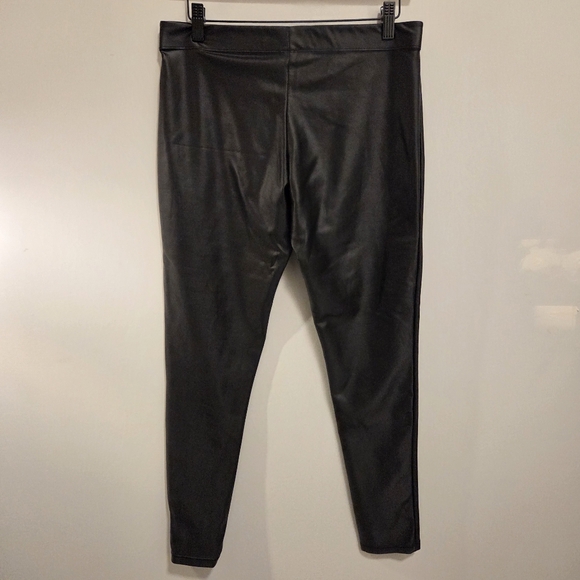 Dynamite Women’s Black Faux Leather Leggings Medium Stretch High Rise - Picture 5 of 5